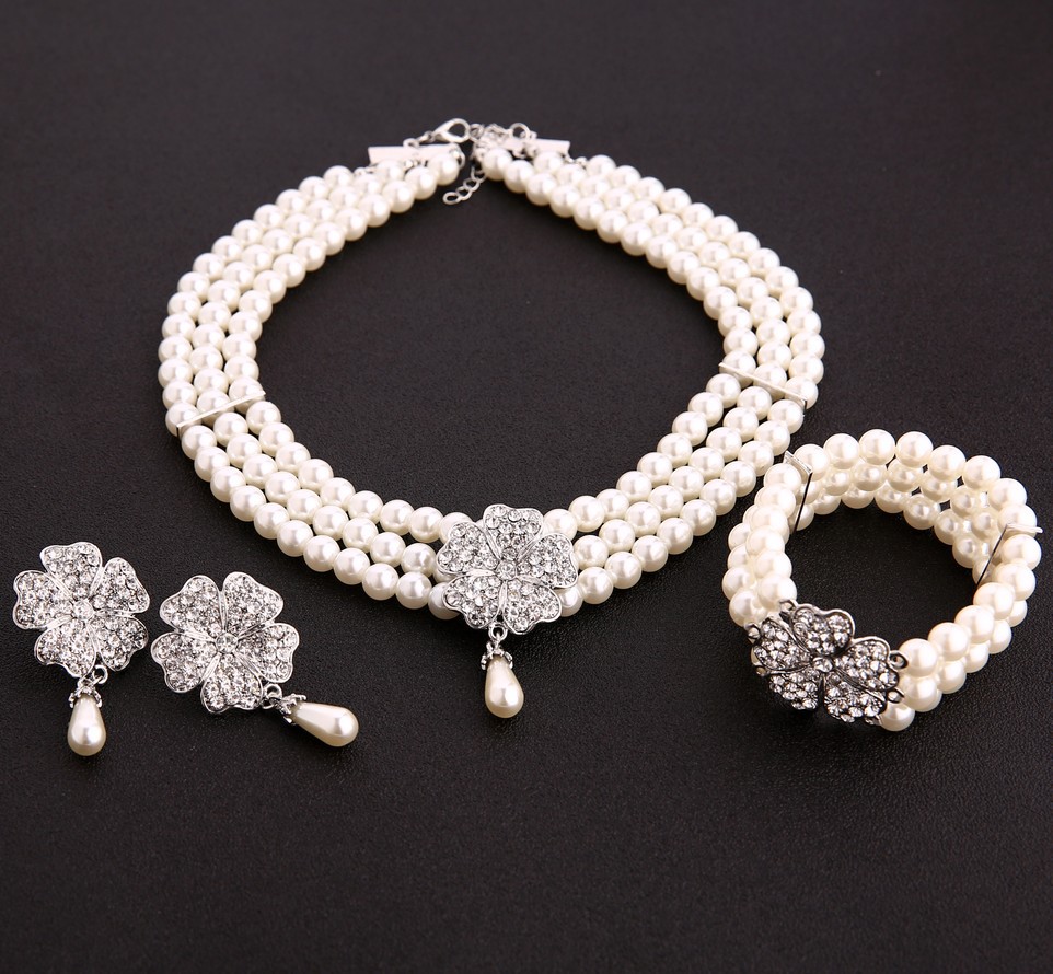 Women'S Accessories In The 1950S - Audrey Hepburn Pérola Colar Brinco e