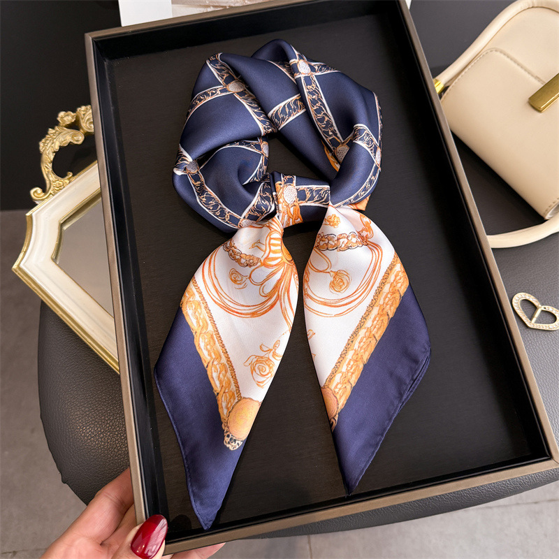 Lenço de Seda Quadrado Azul Cl - Silk Scarf Square avaliação e preço
