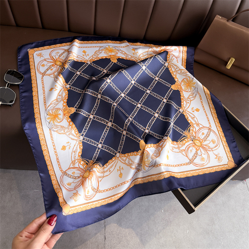 Lenço de Seda Quadrado Azul Cl - Silk Scarf Square avaliação e preço